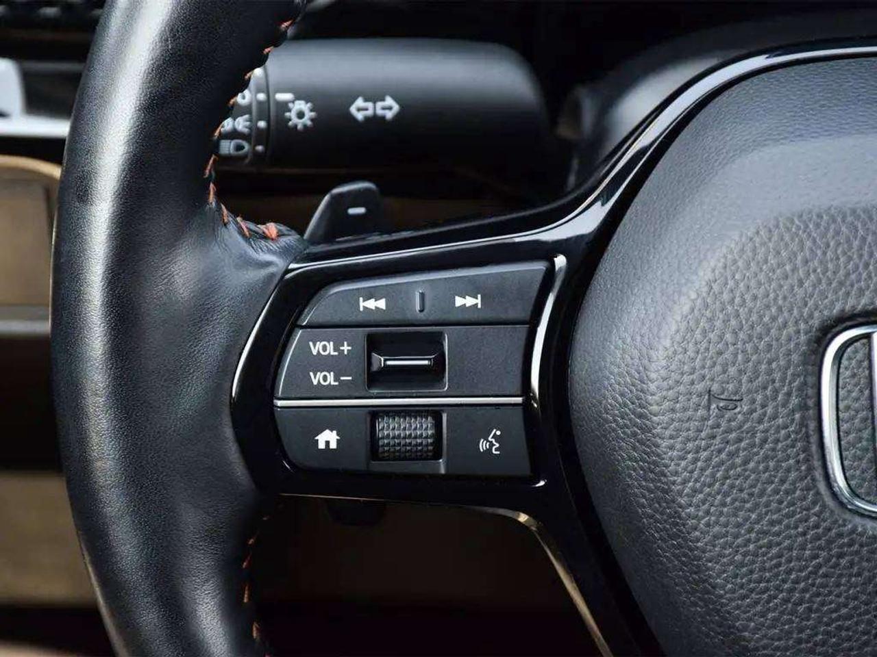 2025 Honda CR-V Touring AWD ~Nav ~Heated Leather ~Sunroof ~Carplay Photo