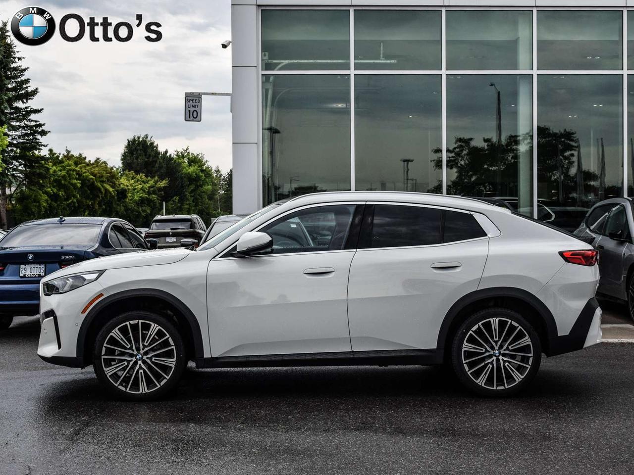 2026 BMW X2 xDrive28i Premium Essential Package Photo