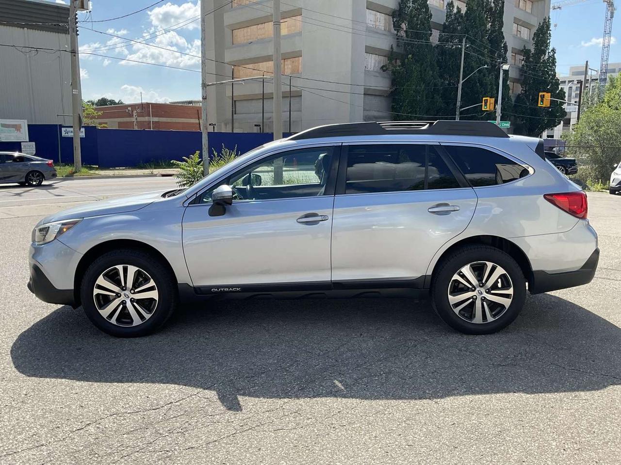 2018 Subaru Outback 2.5i Limited W/ Eye Sight Pkg - LTHR! NAV! BACK-UP CAM! BSM! SUNROOF! Photo
