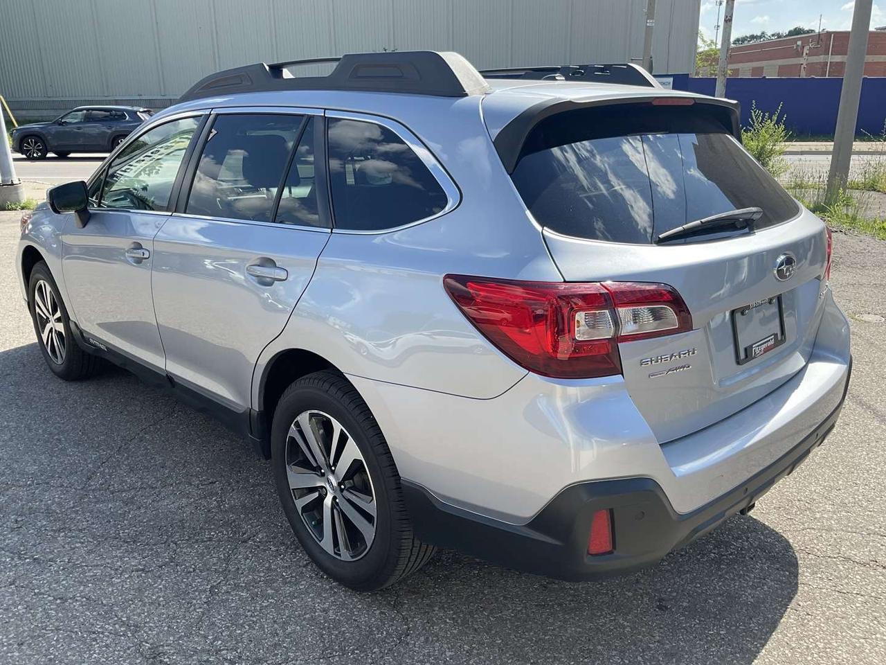 2018 Subaru Outback 2.5i Limited W/ Eye Sight Pkg - LTHR! NAV! BACK-UP CAM! BSM! SUNROOF! Photo