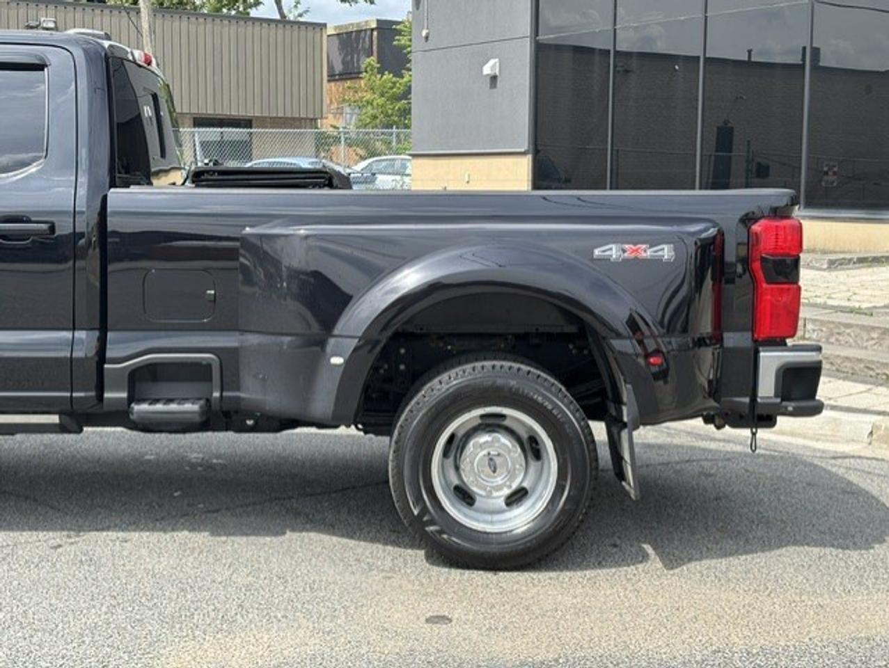 2024 Ford F-350 LARIAT 4WD **6.7L DIESEL-DUALLY-5TH WHEEL-CAMERA** Photo