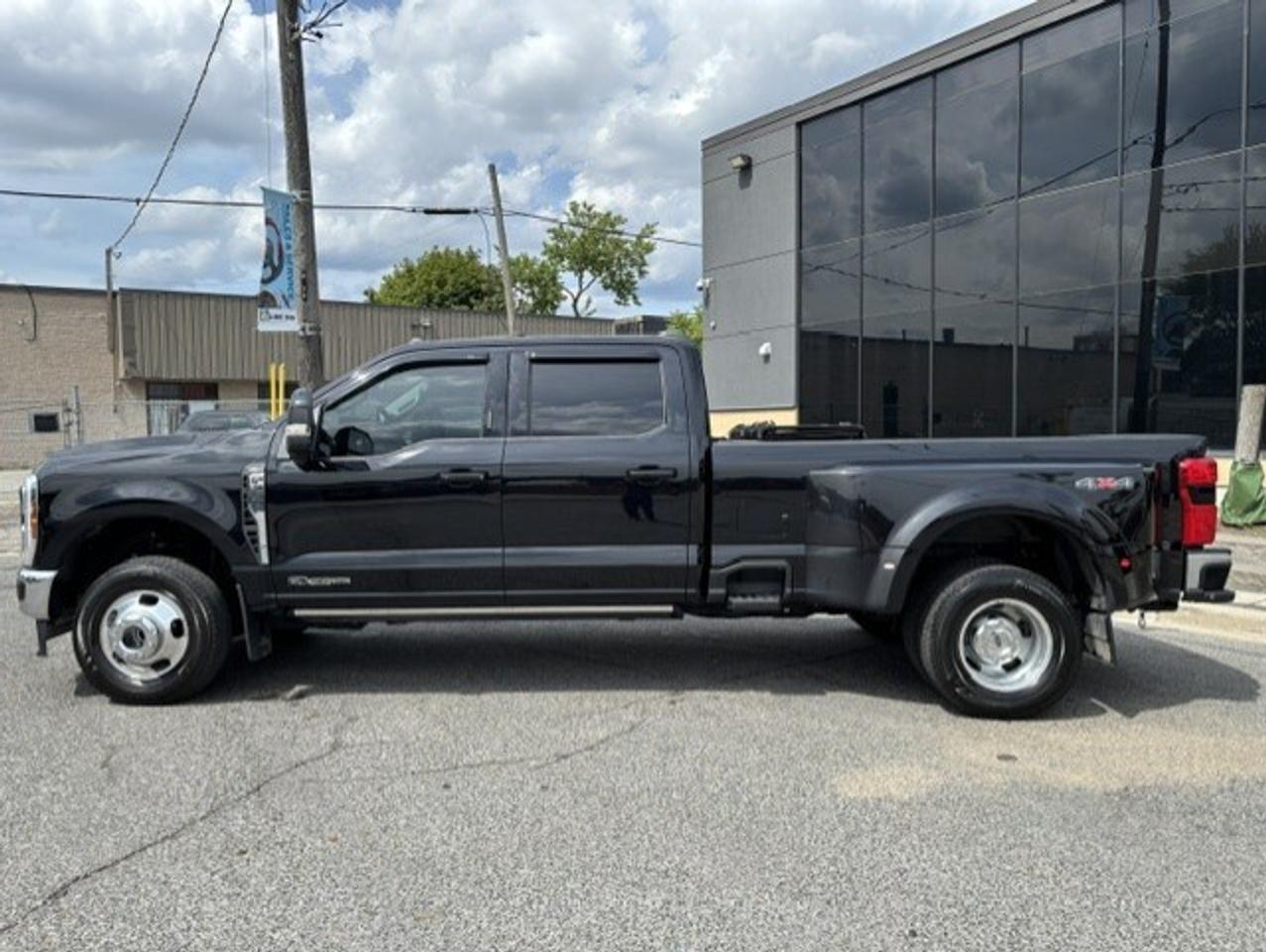 2024 Ford F-350 LARIAT 4WD **6.7L DIESEL-DUALLY-5TH WHEEL-CAMERA** Photo