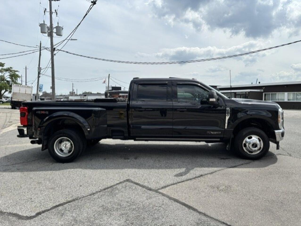 2024 Ford F-350 LARIAT 4WD **6.7L DIESEL-DUALLY-5TH WHEEL-CAMERA** Photo