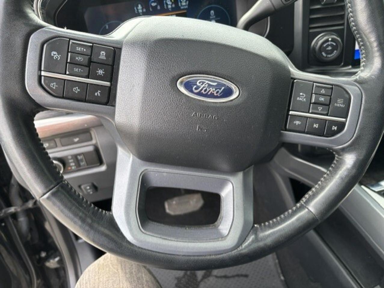 2024 Ford F-350 LARIAT 4WD **6.7L DIESEL-DUALLY-5TH WHEEL-CAMERA** Photo