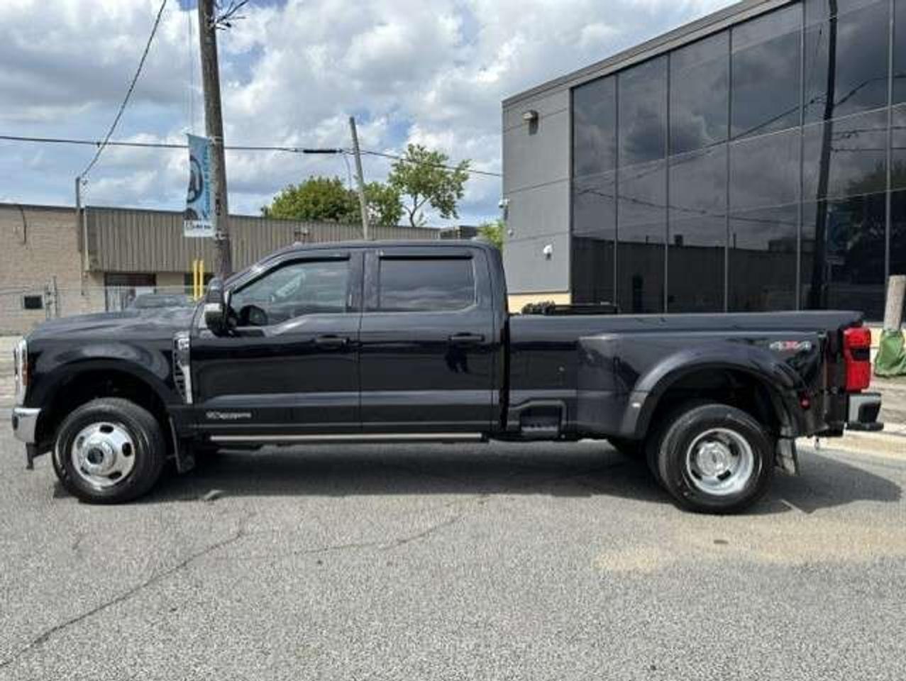 2024 Ford F-350 LARIAT 4WD **6.7L DIESEL-DUALLY-5TH WHEEL-CAMERA** Photo