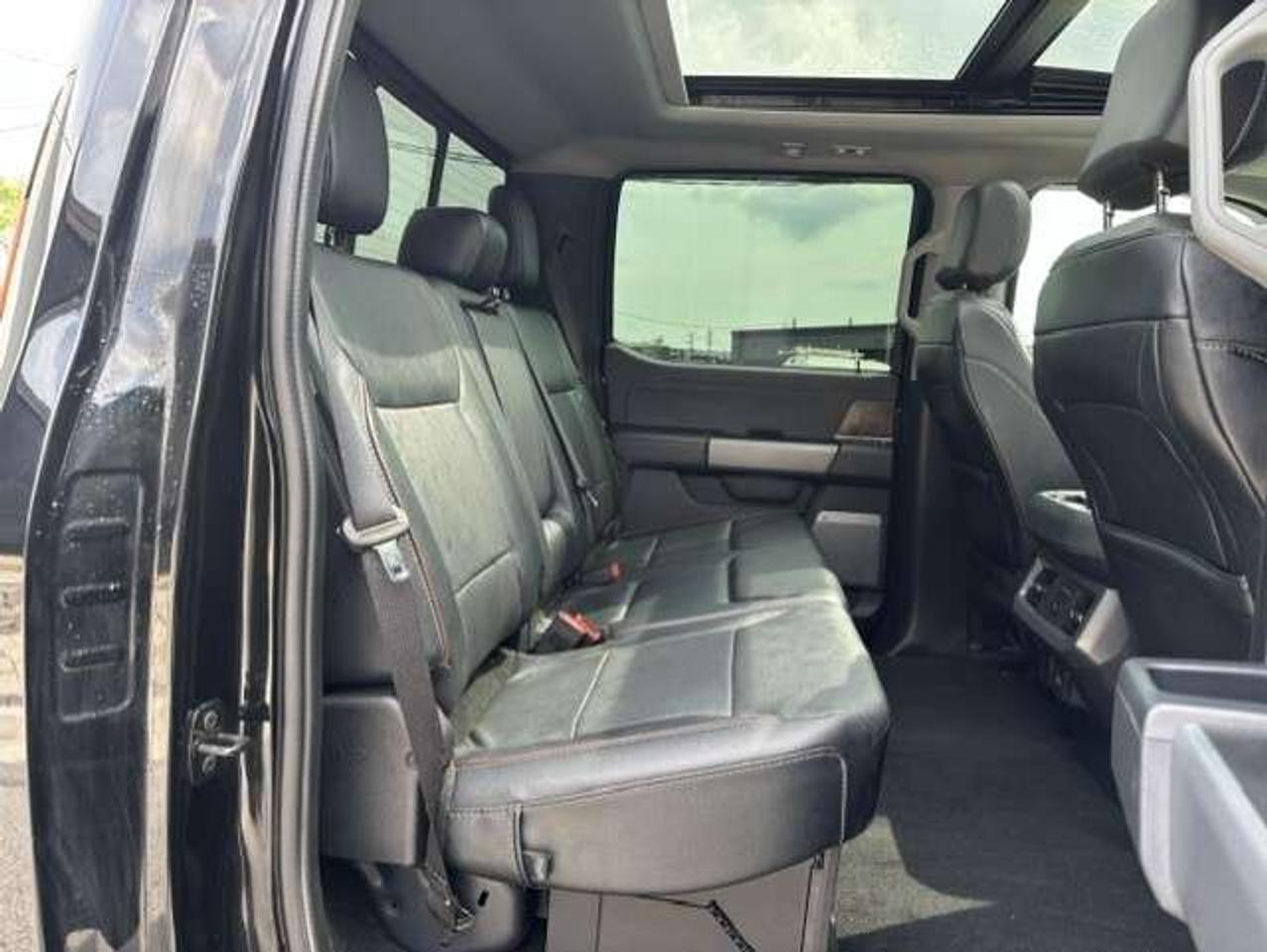 2024 Ford F-350 LARIAT 4WD **6.7L DIESEL-DUALLY-5TH WHEEL-CAMERA** Photo
