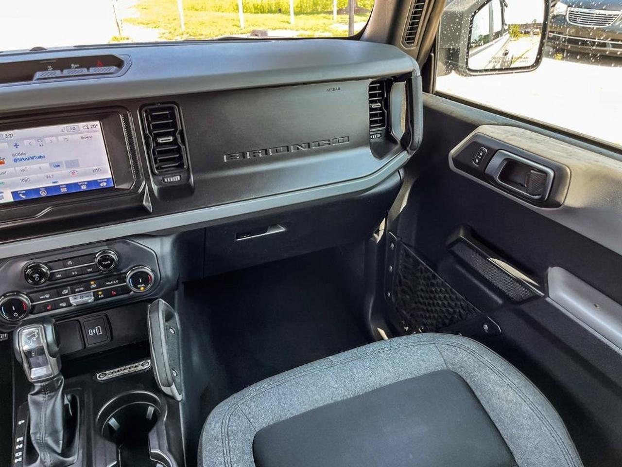 2022 Ford Bronco Big Bend | Clean CarFax | New Nexan Tires | Navigation | Blind-Spot | Lane Keep Assist | CarPlay Photo