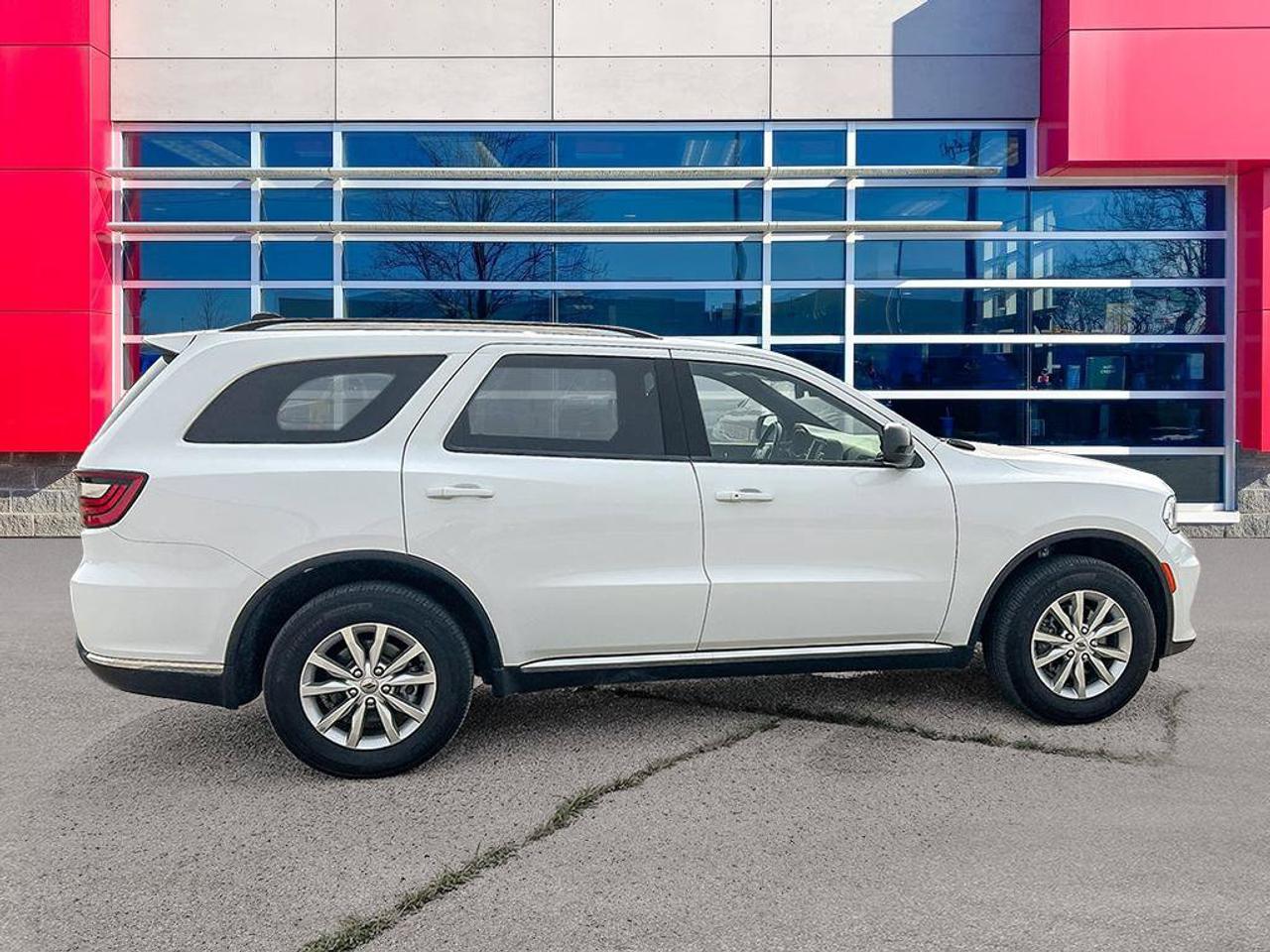 2024 Dodge Durango SXT | Clean CarFax | Ontario Vehicle | Two Sets of Michelin Tires | 7 Passenger | Very Clean | Photo