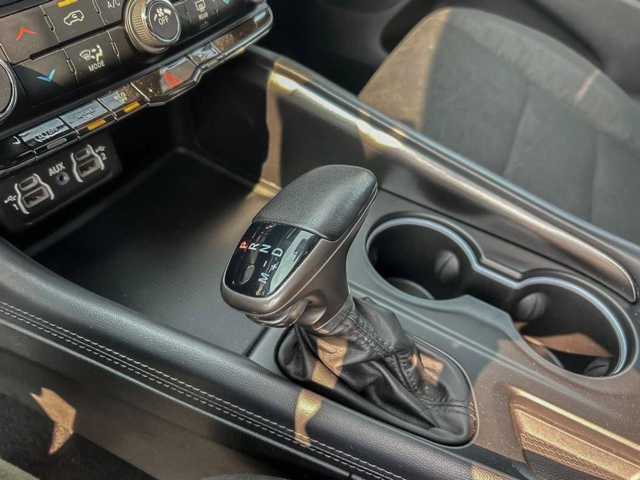 2024 Dodge Durango SXT | Clean CarFax | Ontario Vehicle | Two Sets of Michelin Tires | 7 Passenger | Very Clean | Photo