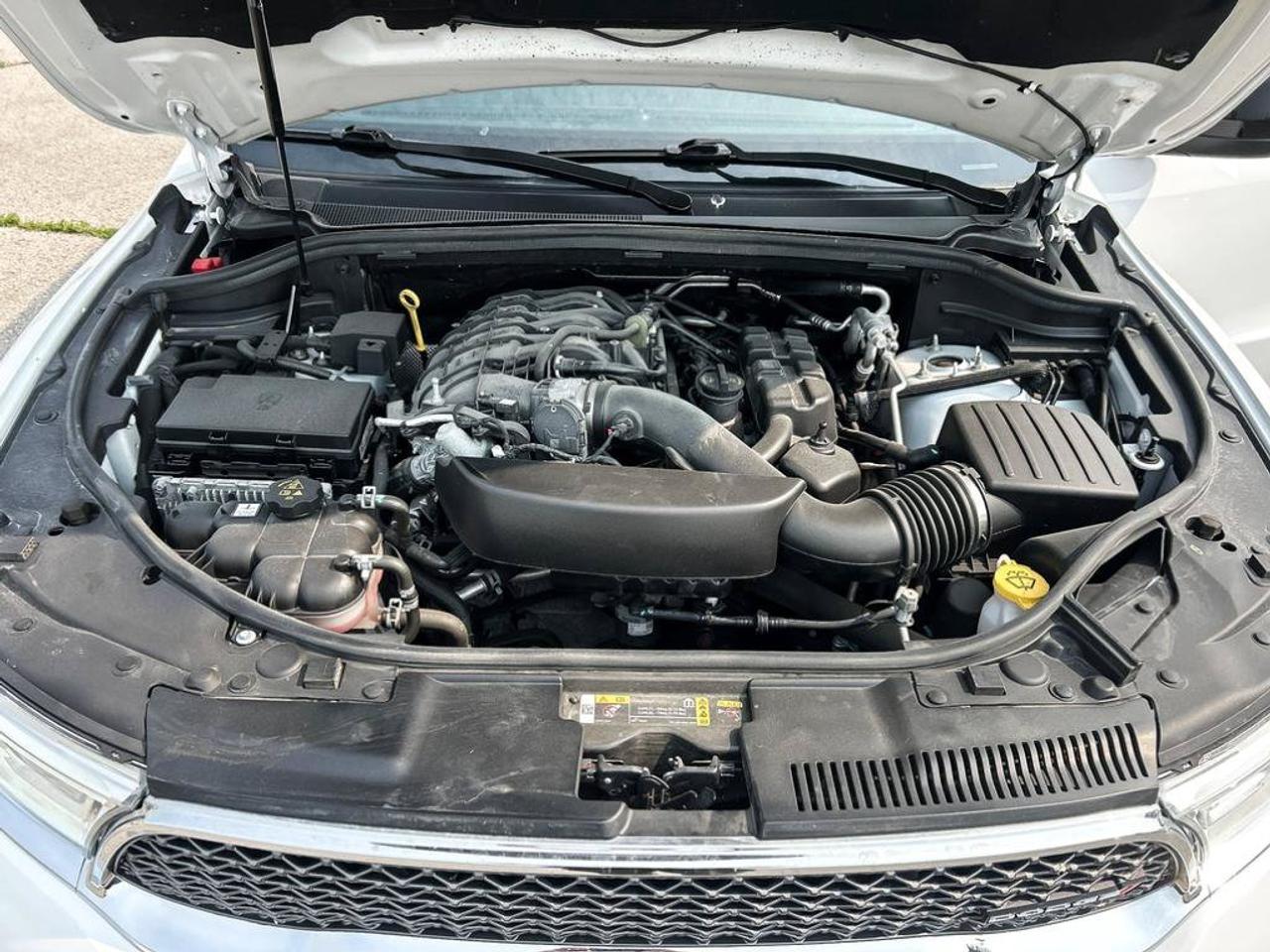 2024 Dodge Durango SXT | Clean CarFax | Ontario Vehicle | Two Sets of Michelin Tires | 7 Passenger | Very Clean | Photo