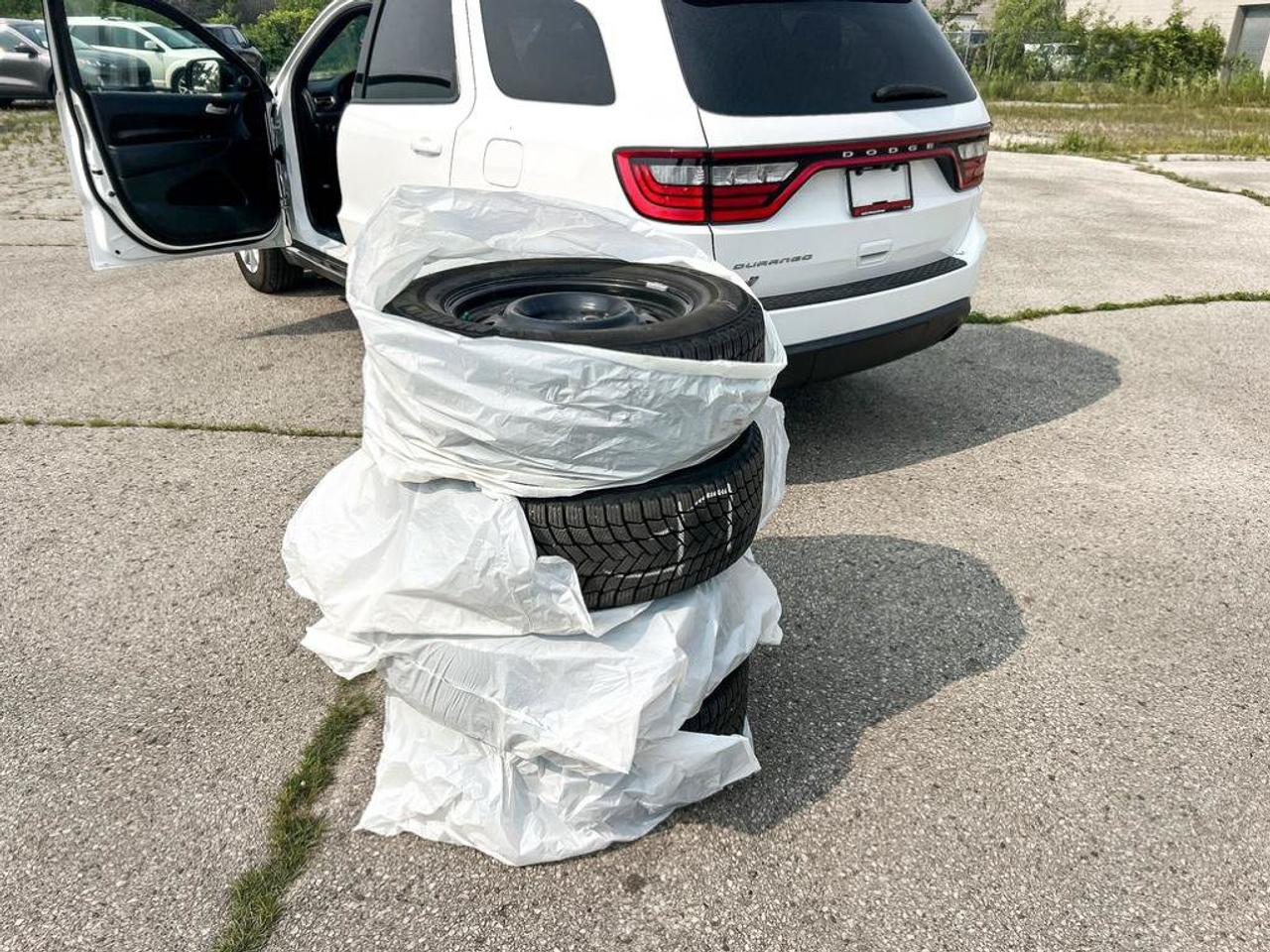 2024 Dodge Durango SXT | Clean CarFax | Ontario Vehicle | Two Sets of Michelin Tires | 7 Passenger | Very Clean | Photo