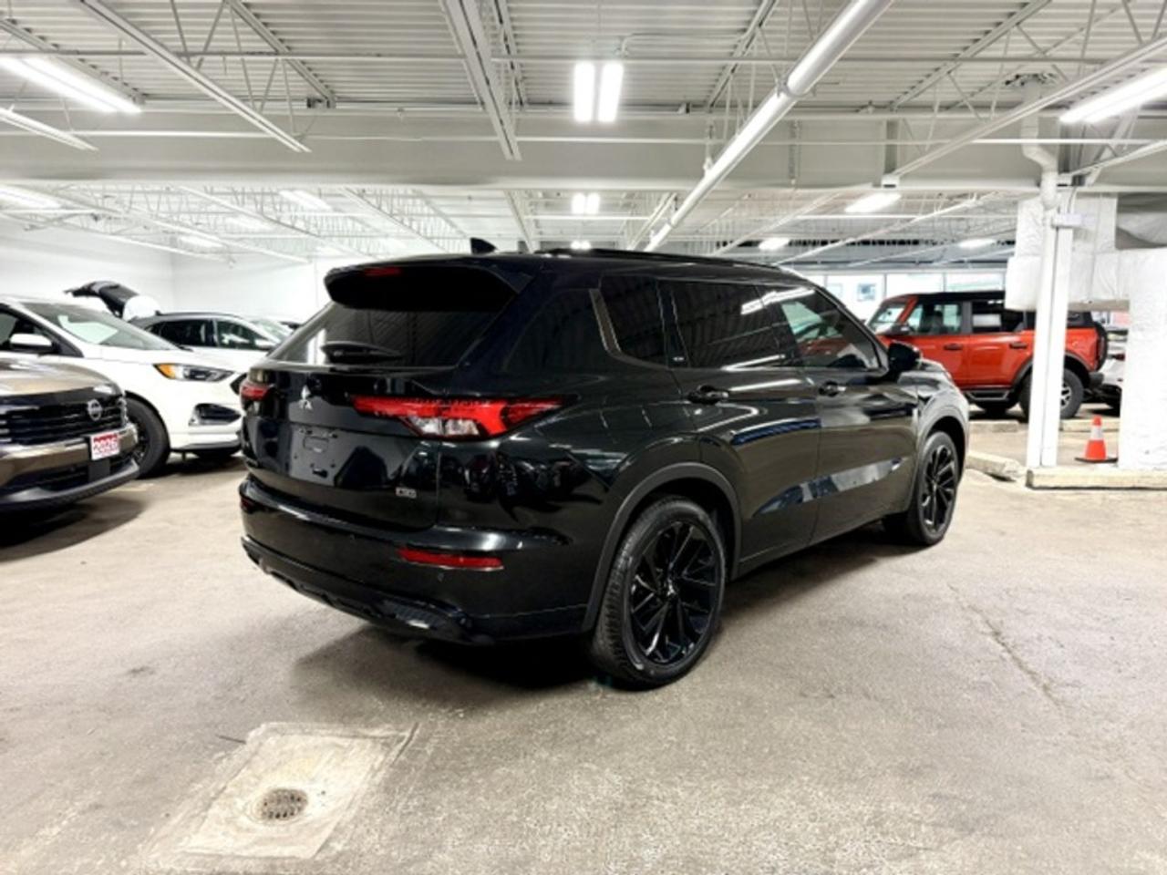 2024 Mitsubishi Outlander GT NOIR 4dr S-AWC Photo