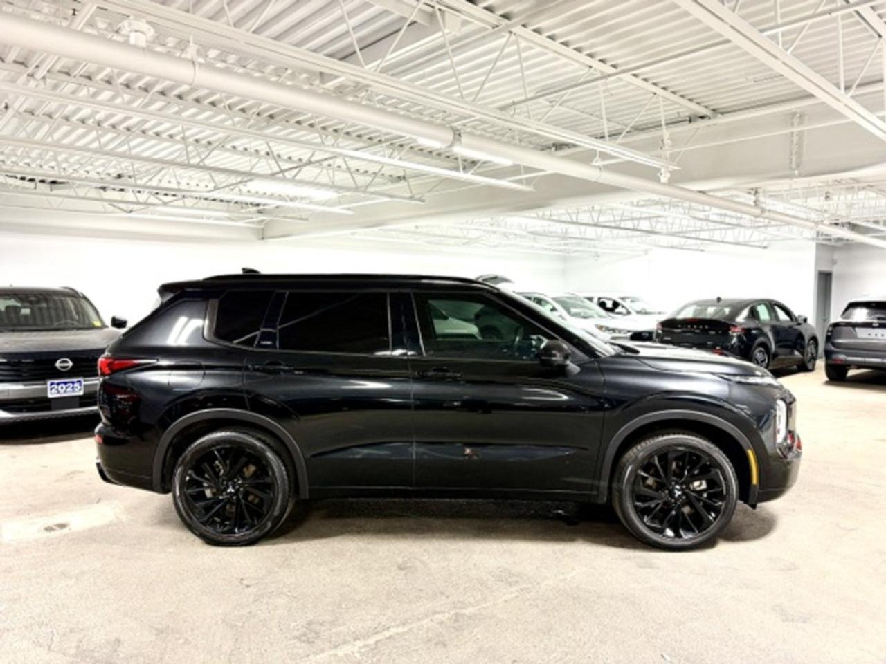 2024 Mitsubishi Outlander GT NOIR 4dr S-AWC Photo