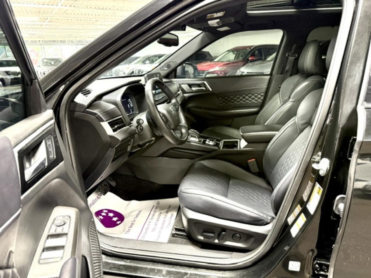 2024 Mitsubishi Outlander GT NOIR 4dr S-AWC Photo