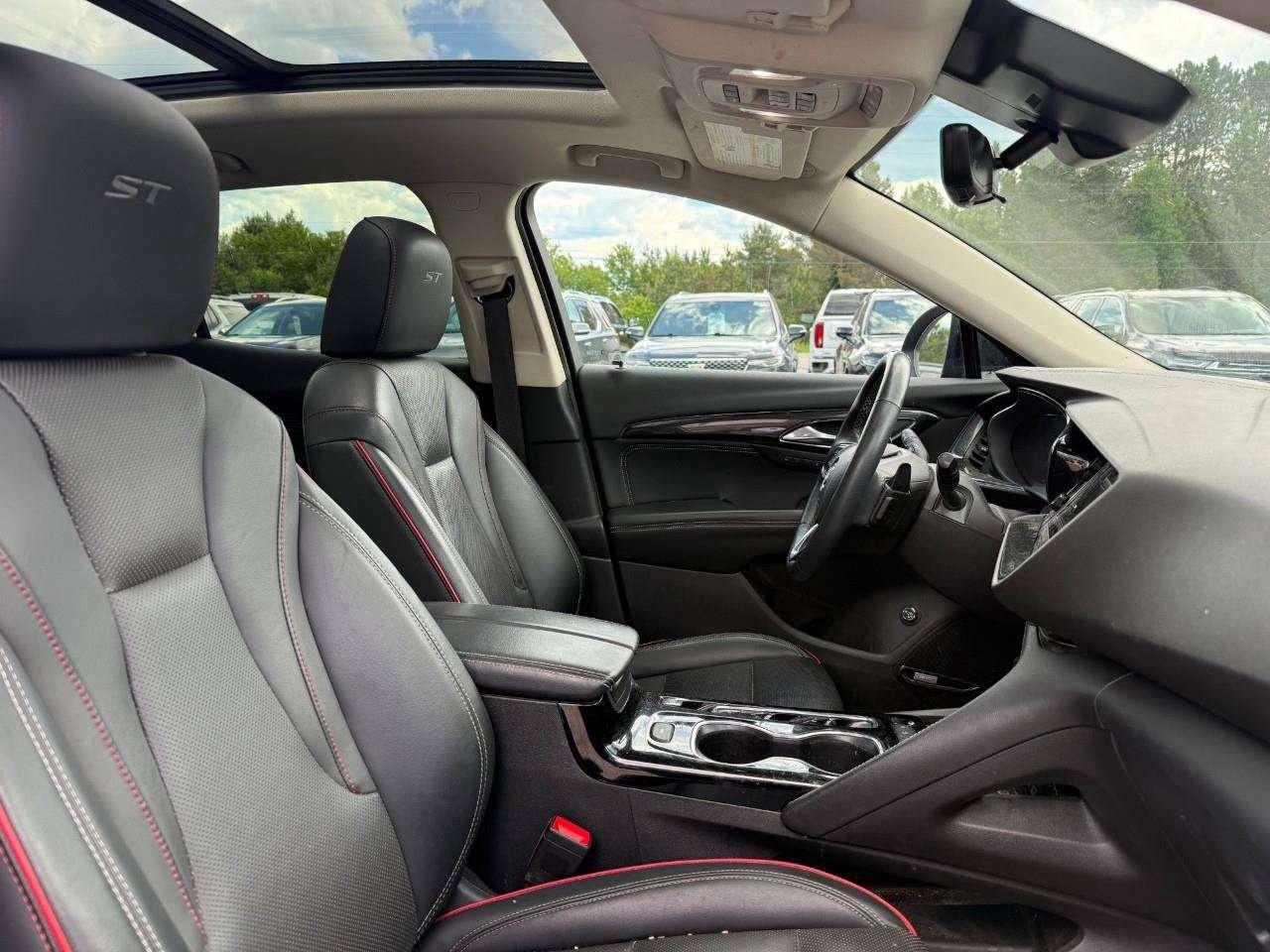 2023 Buick Envision BRAY ORGINAL. ALL WEATHER MATS. PANORAMIC MOONROOF. TECHNOLOGY PKG II. SPORT TOURING PKG. Photo