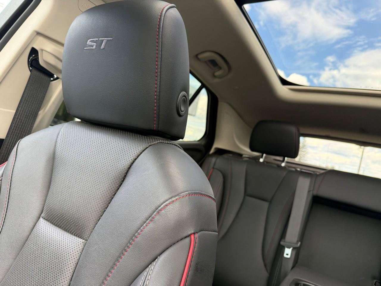 2023 Buick Envision BRAY ORGINAL. ALL WEATHER MATS. PANORAMIC MOONROOF. TECHNOLOGY PKG II. SPORT TOURING PKG. Photo