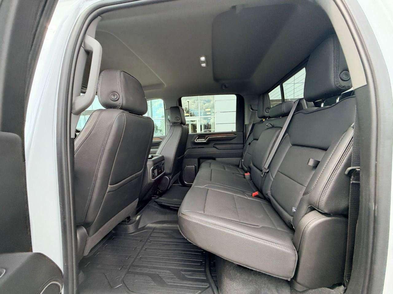2024 GMC SIERRA 2500HD DENALI, 6.6L V8, 4X4, ALLOYS, LEATHER, BOSE, MACMASTER ORIGINAL, 1-OWNER, CERTIFIED PREOWNED! Photo