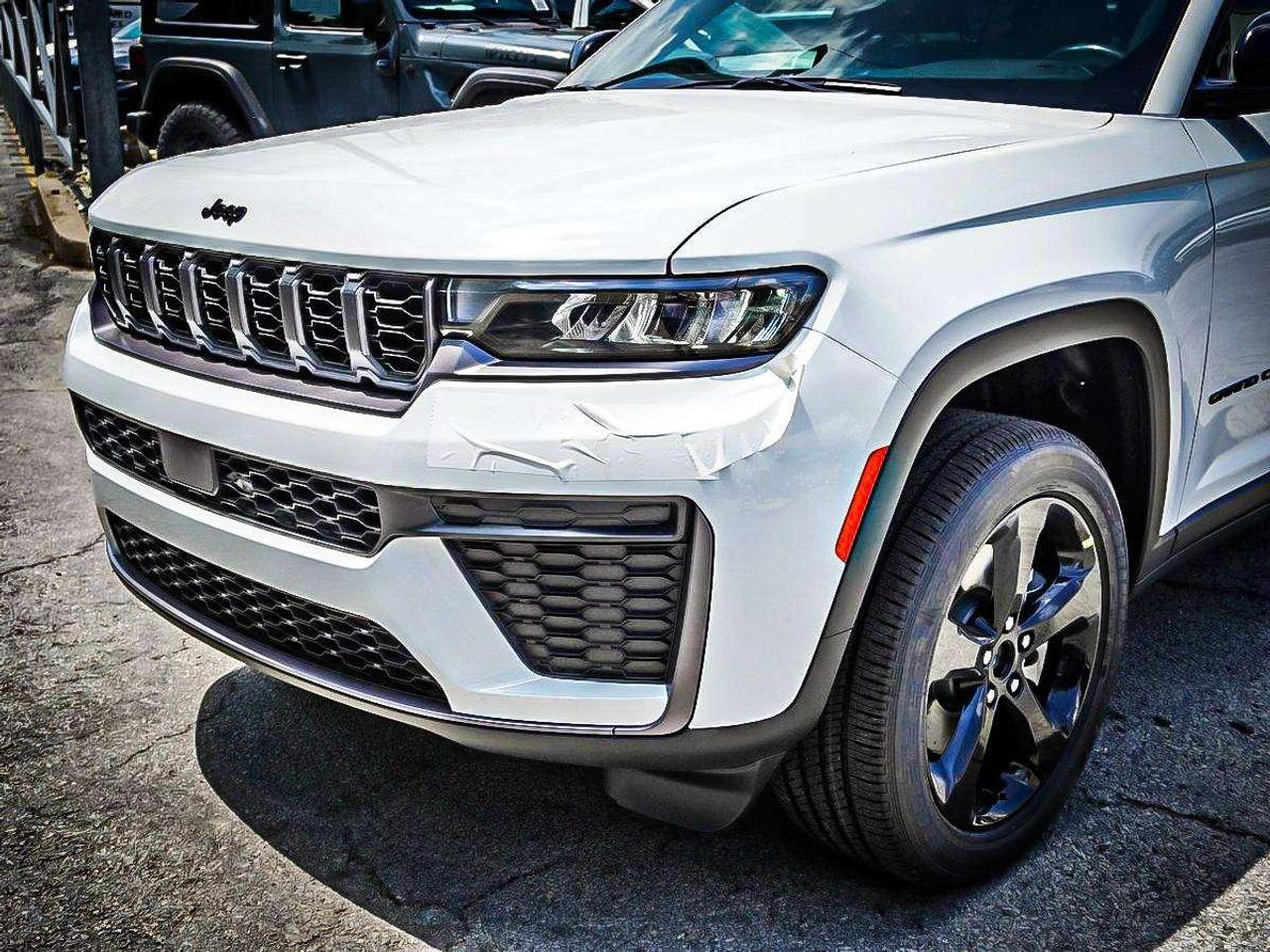 2026 Jeep Grand Cherokee  Photo