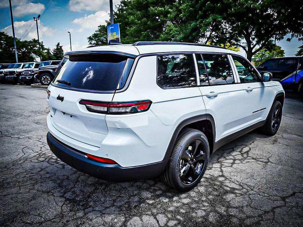 2026 Jeep Grand Cherokee  Photo