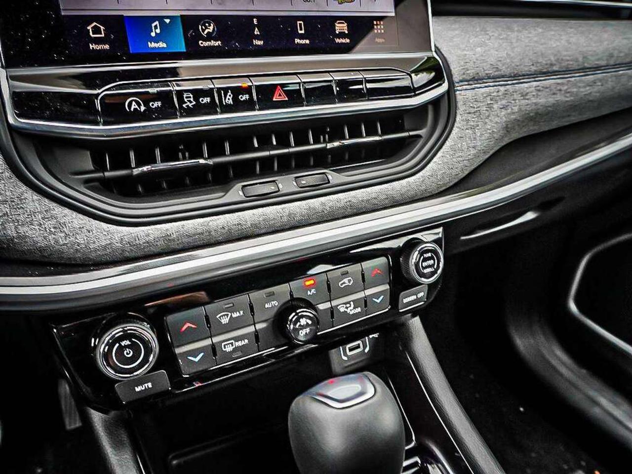 2025 Jeep Compass  Photo
