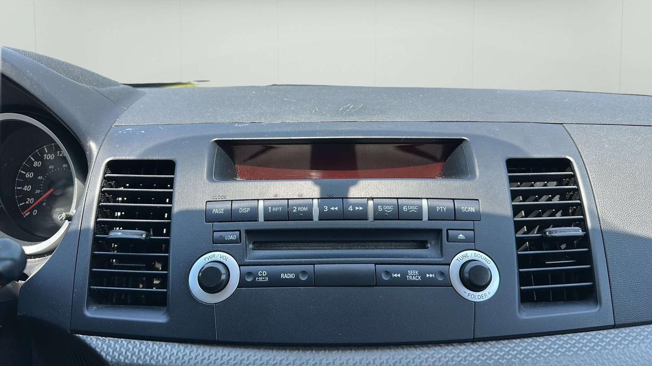 2013 Mitsubishi Lancer SE Photo