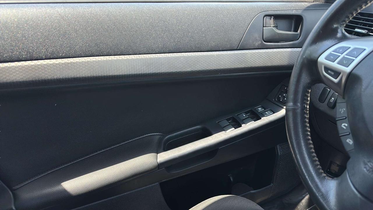 2013 Mitsubishi Lancer SE Photo