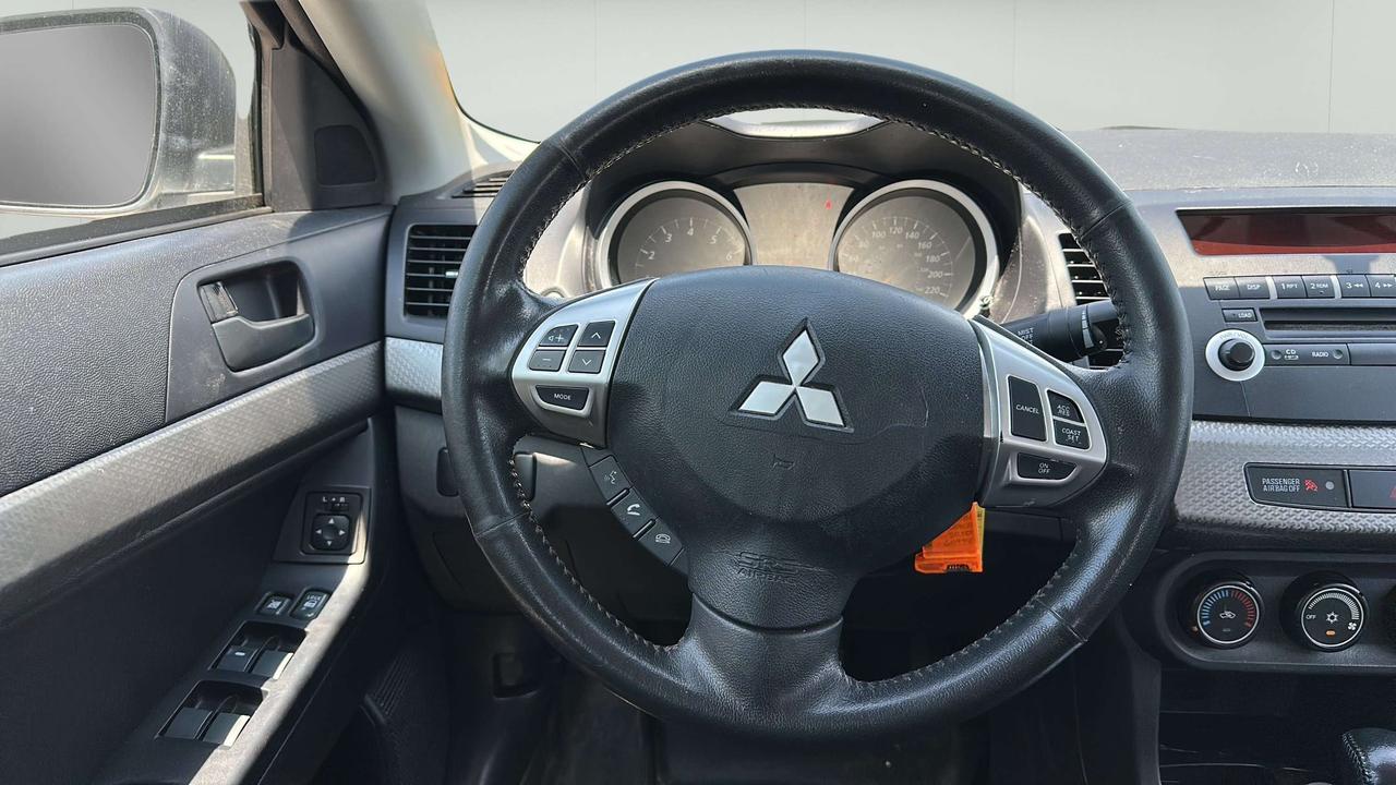 2013 Mitsubishi Lancer SE Photo