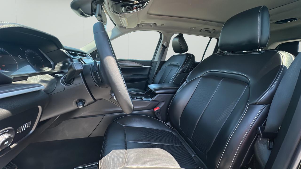 2024 Jeep Grand Cherokee L Limited 4x4 Photo