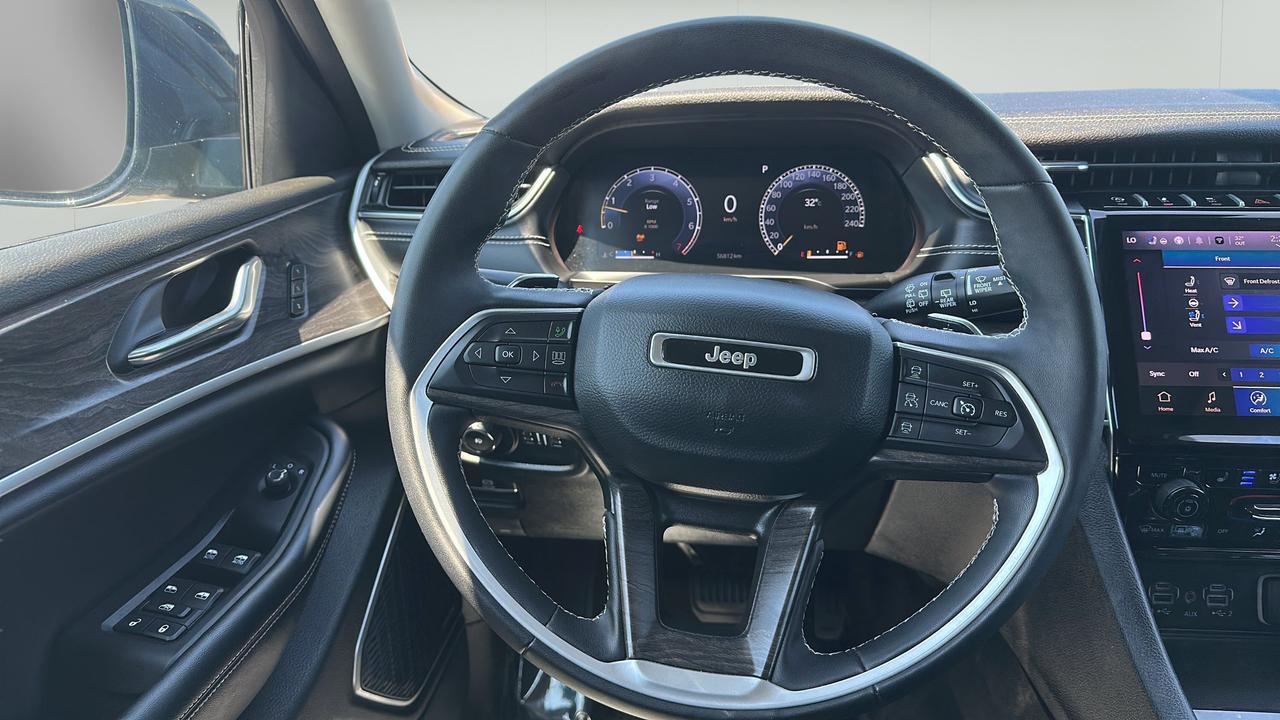 2024 Jeep Grand Cherokee L Limited 4x4 Photo