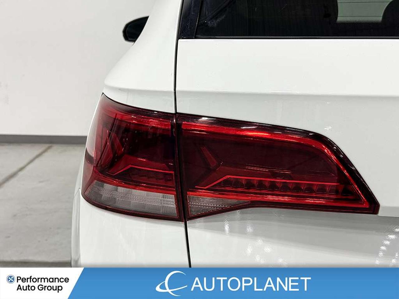 2024 Volkswagen Taos Comfortline, Heated Seats, Back Up Cam, Bluetooth! Photo