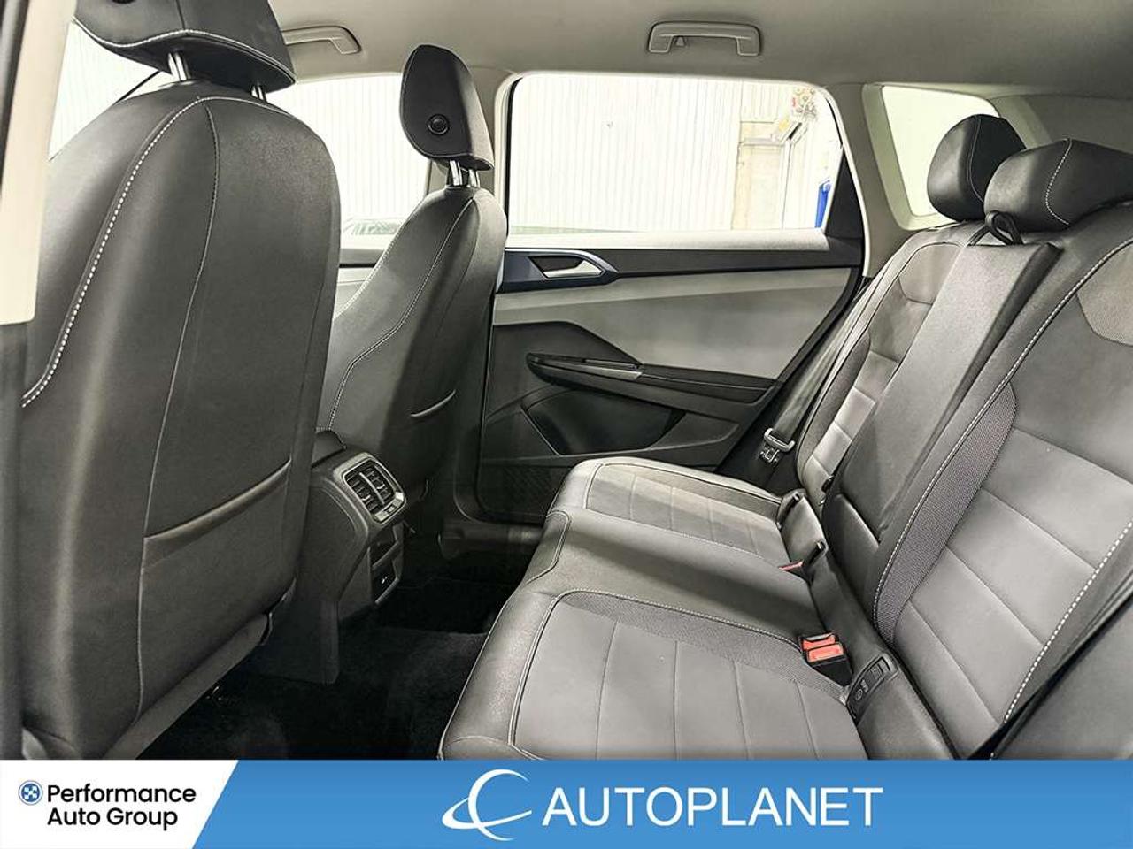 2024 Volkswagen Taos Comfortline, Heated Seats, Back Up Cam, Bluetooth! Photo