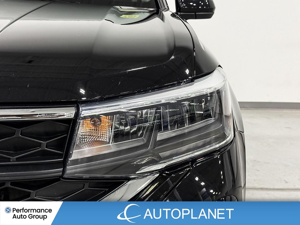 2024 Volkswagen Taos Comfortline, Back Up Cam, Apple CarPlay! Photo