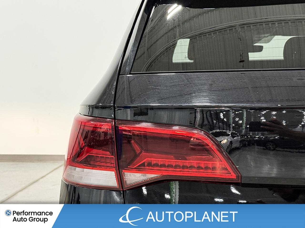 2024 Volkswagen Taos Comfortline, Back Up Cam, Apple CarPlay! Photo