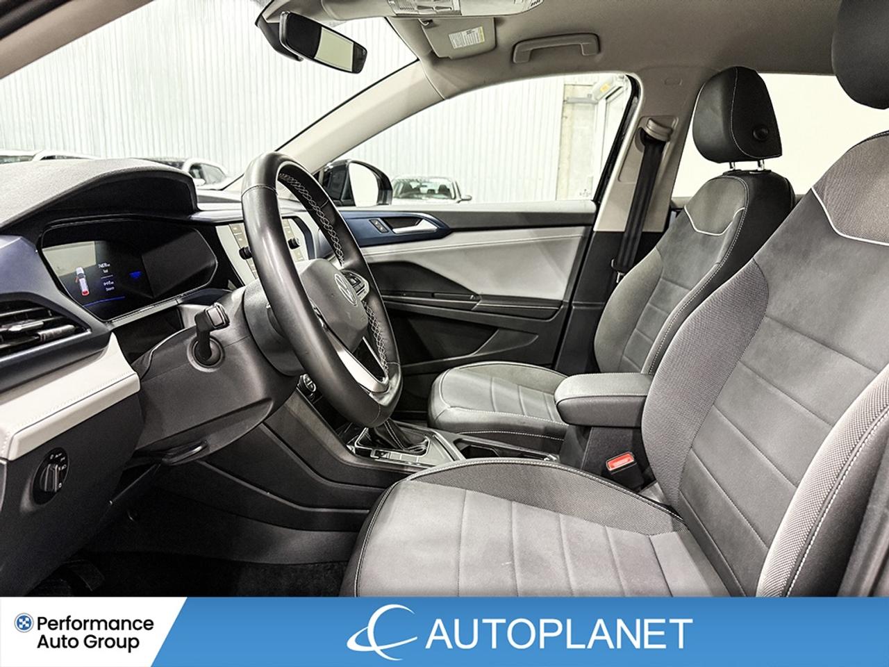 2024 Volkswagen Taos Comfortline, Back Up Cam, Apple CarPlay! Photo