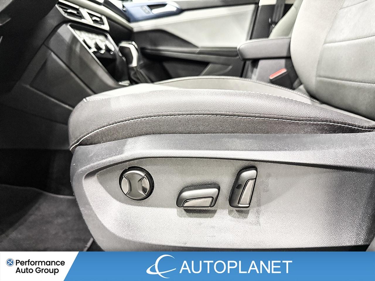 2024 Volkswagen Taos Comfortline, Back Up Cam, Apple CarPlay! Photo