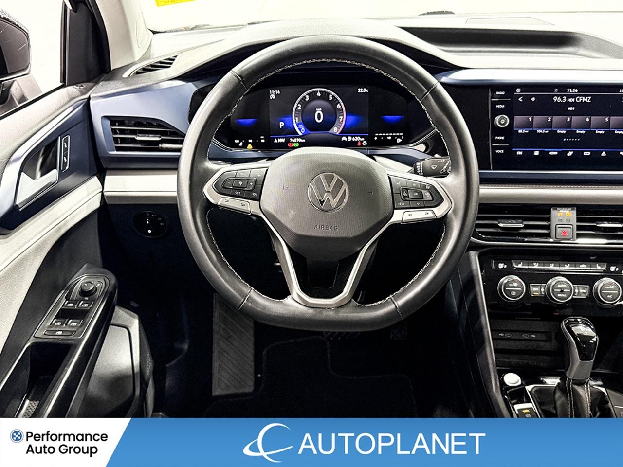 2024 Volkswagen Taos Comfortline, Back Up Cam, Apple CarPlay! Photo
