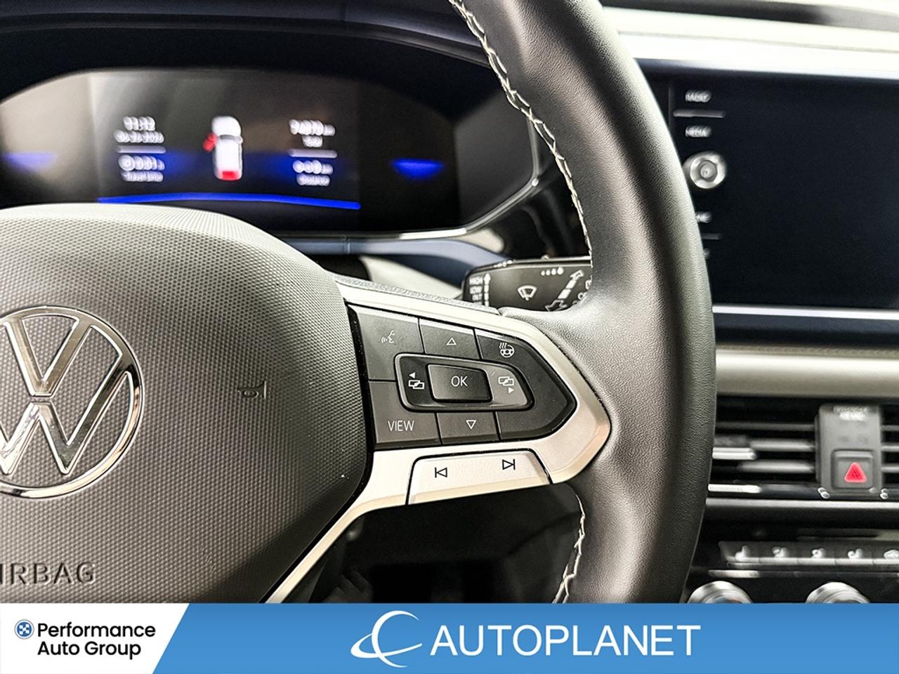 2024 Volkswagen Taos Comfortline, Back Up Cam, Apple CarPlay! Photo