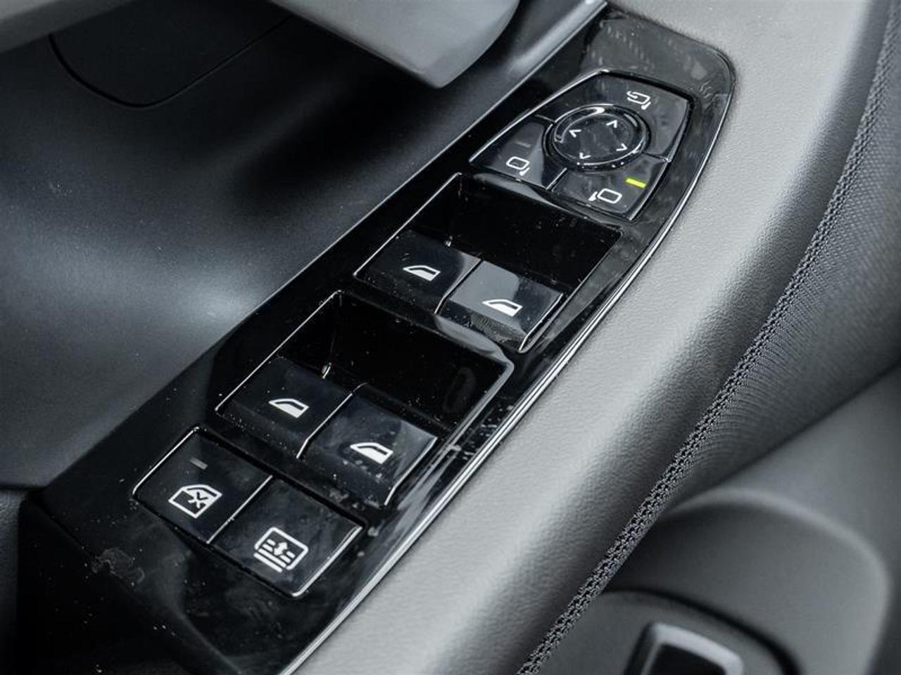 2027 BMW M5 Base 4dr All-Wheel Drive Sedan Photo