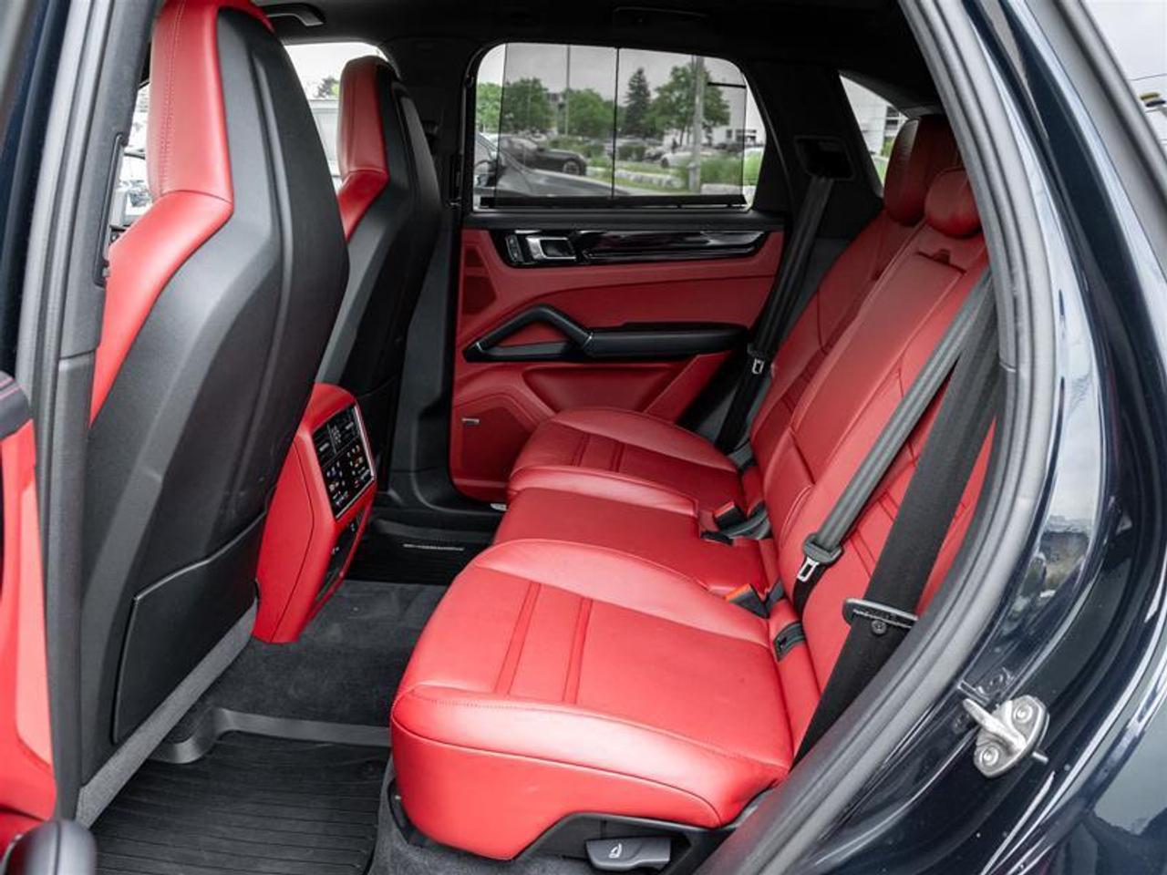 2023 Porsche Cayenne Base 4dr All-wheel Drive Photo
