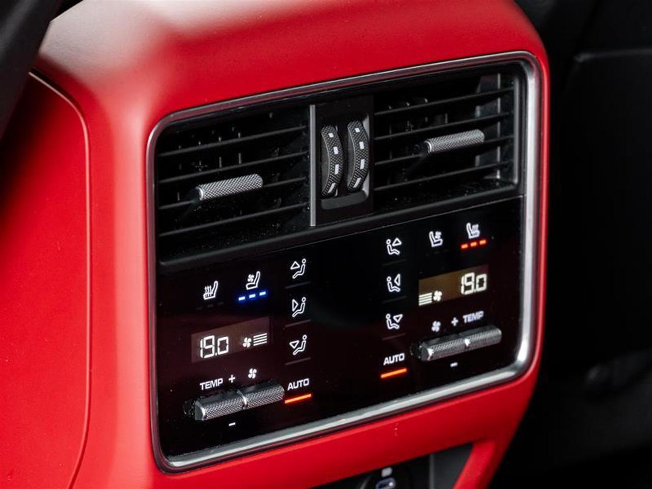 2023 Porsche Cayenne Base 4dr All-wheel Drive Photo