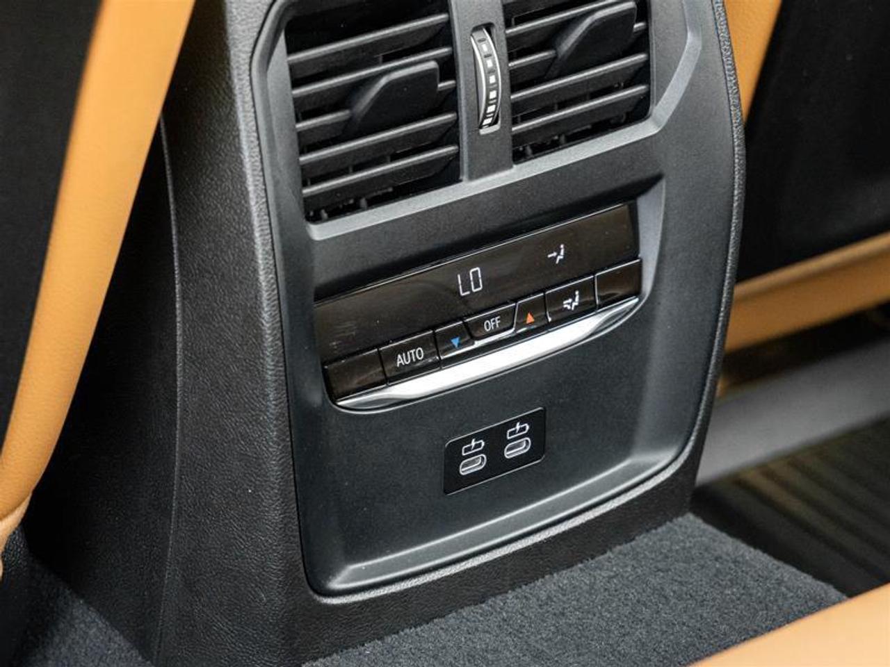 2024 BMW 330 i xDrive 4dr All-Wheel Drive Sedan Photo