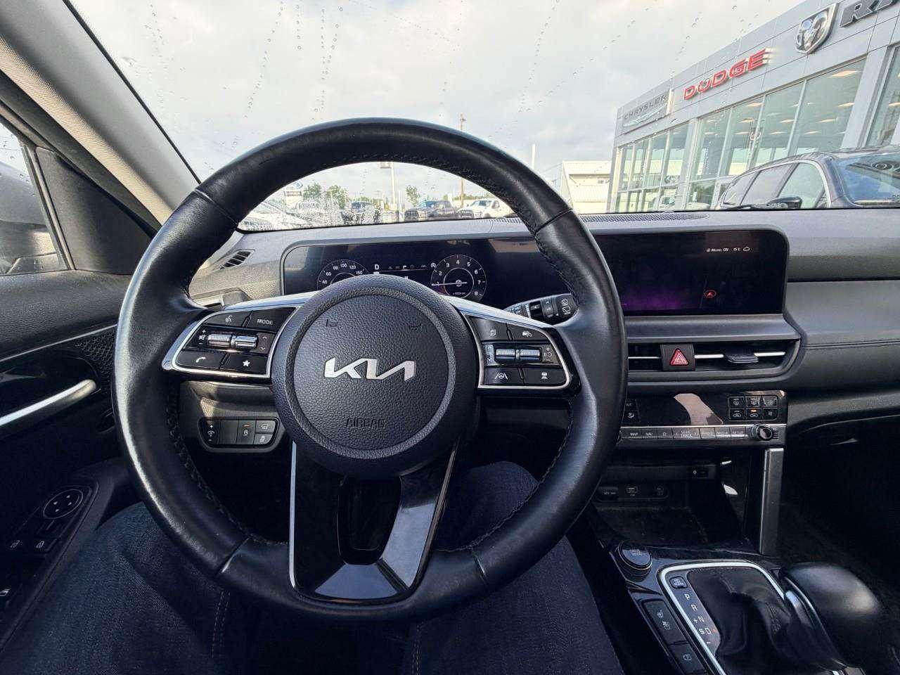 2024 Kia Seltos EX PREMIUM, 2.0L 4-CYL, AWD, ALLOYS, NAV, SUNROOF,  LEATHER, 1-OWNER, CERTIFIED PREOWNED! Photo