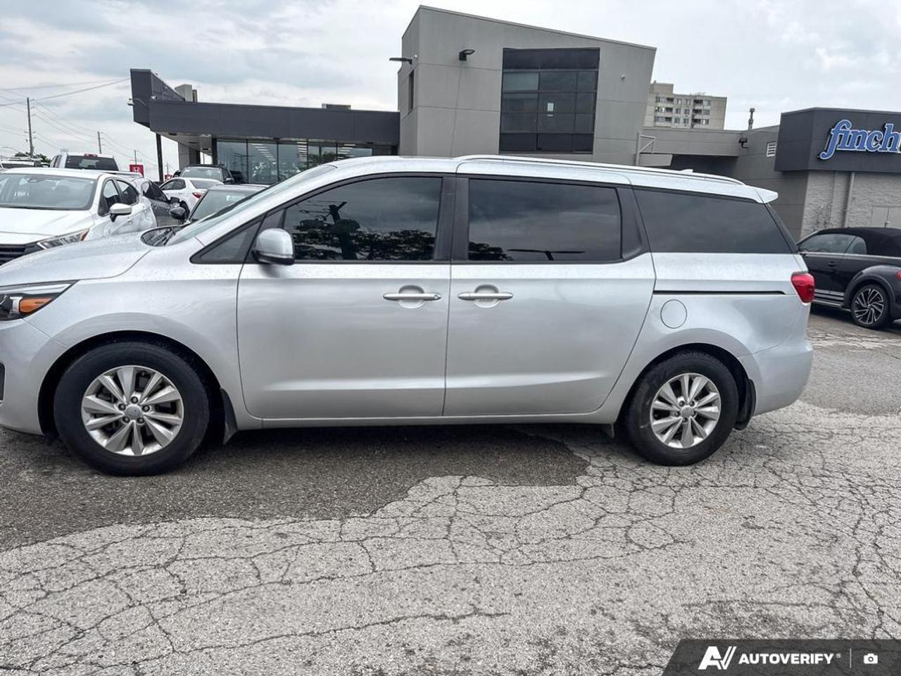 2017 Kia Sedona LX Passenger Van Photo2