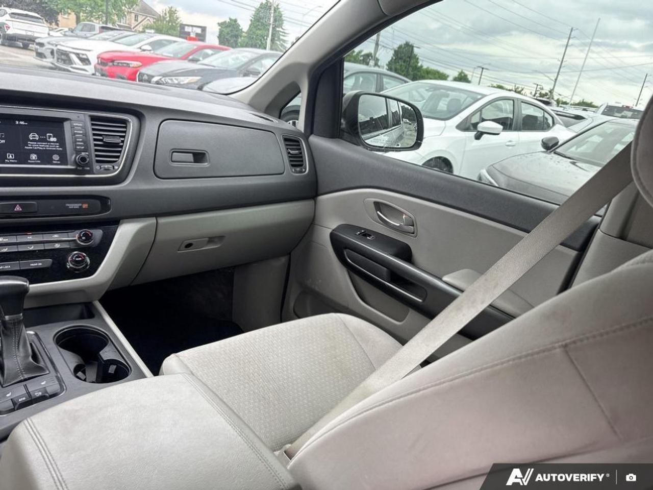 2017 Kia Sedona LX Passenger Van Photo