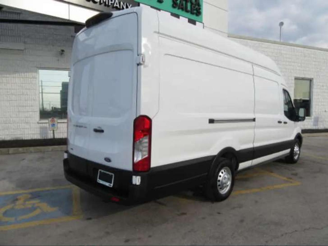 2023 Ford Transit T-250 HIGH ROOF EXTRA LONG 148WB NEW REEFER SYSTEM Photo