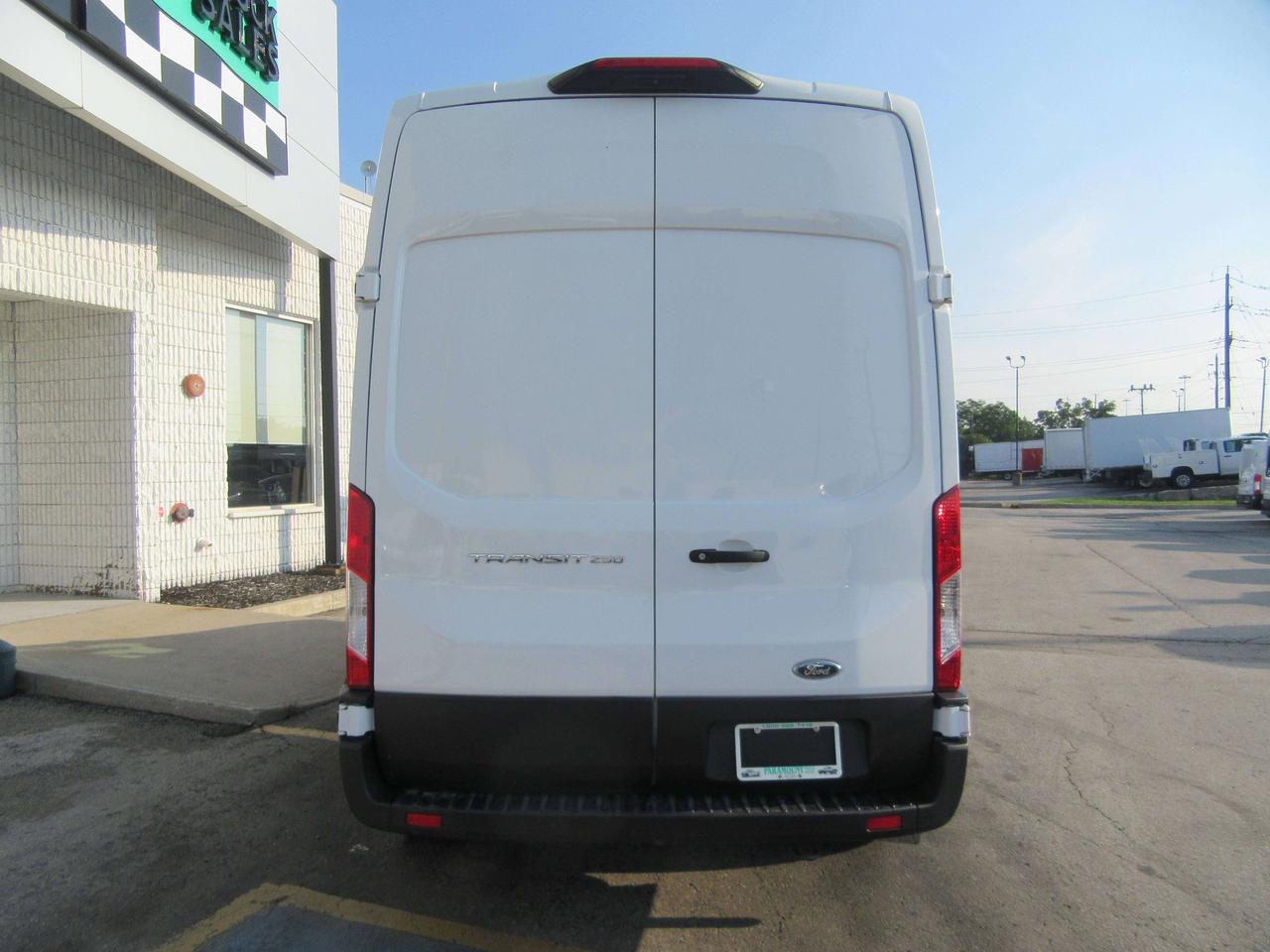 2023 Ford Transit T-250 148WB EXT HIGHROOF AWD VAN NEW REEFER SYSTEM Photo