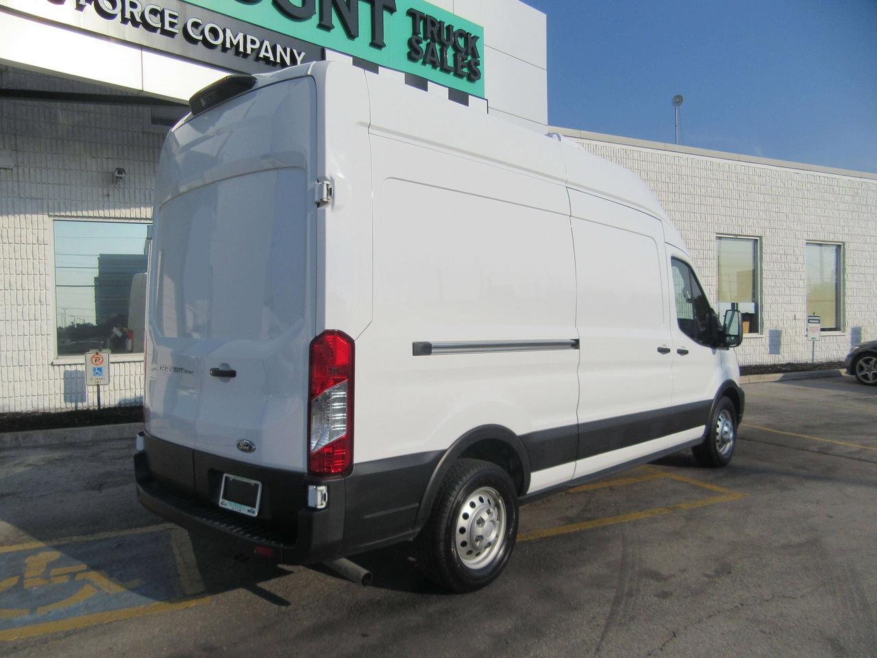 2023 Ford Transit T-250 148WB EXT HIGHROOF AWD VAN NEW REEFER SYSTEM Photo