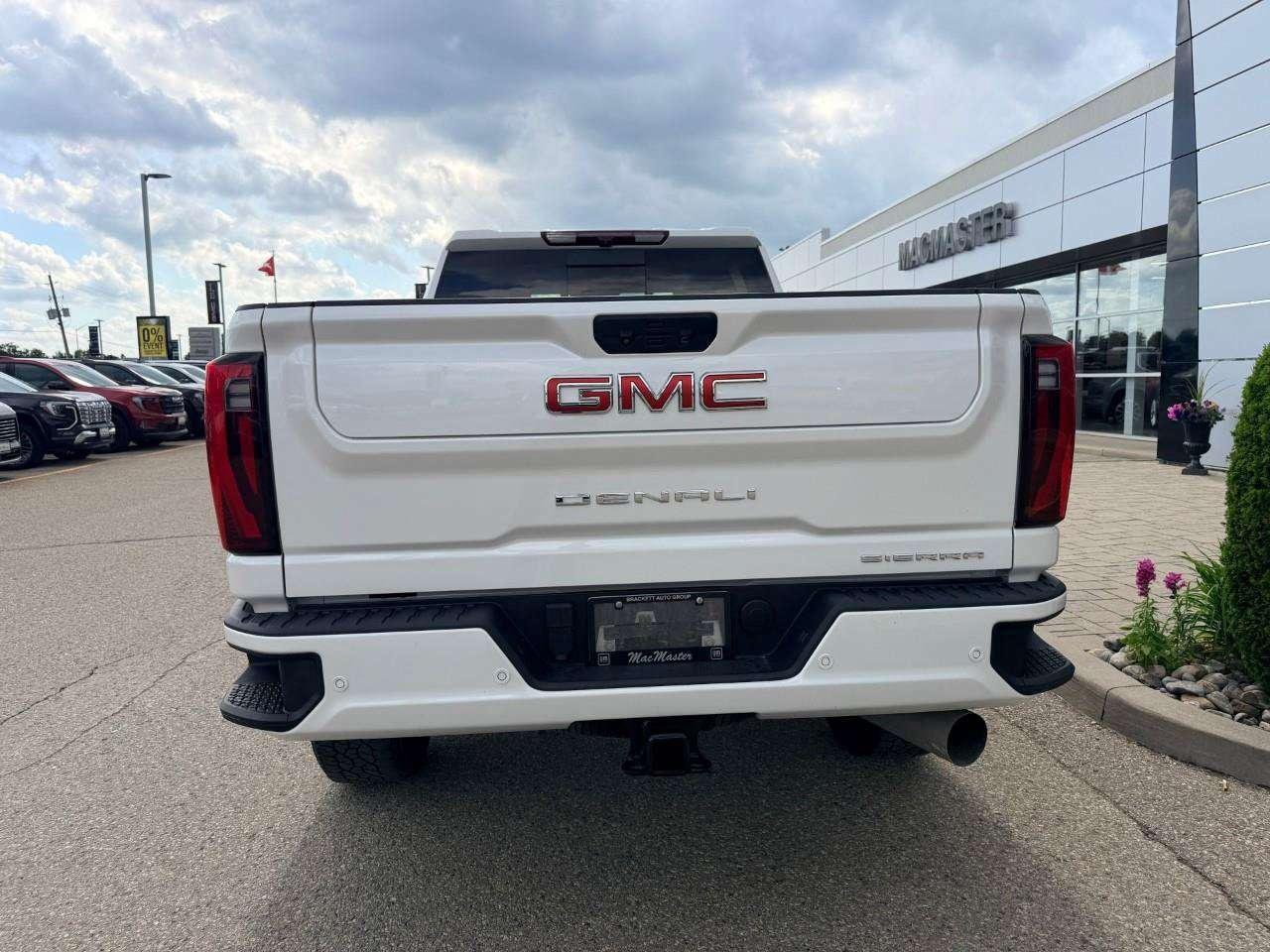 2024 GMC SIERRA 2500HD DENALI, 6.6L V8, 4X4, ALLOYS, LEATHER, BOSE, MACMASTER ORIGINAL, 1-OWNER, CERTIFIED PREOWNED! Photo