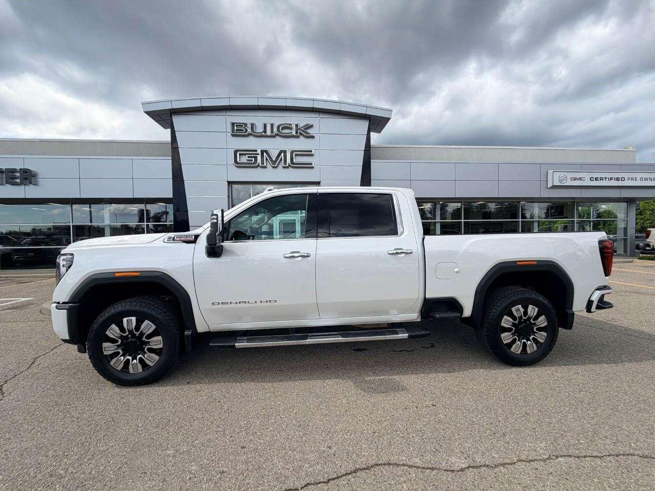 2024 GMC SIERRA 2500HD DENALI, 6.6L V8, 4X4, ALLOYS, LEATHER, BOSE, MACMASTER ORIGINAL, 1-OWNER, CERTIFIED PREOWNED! Photo