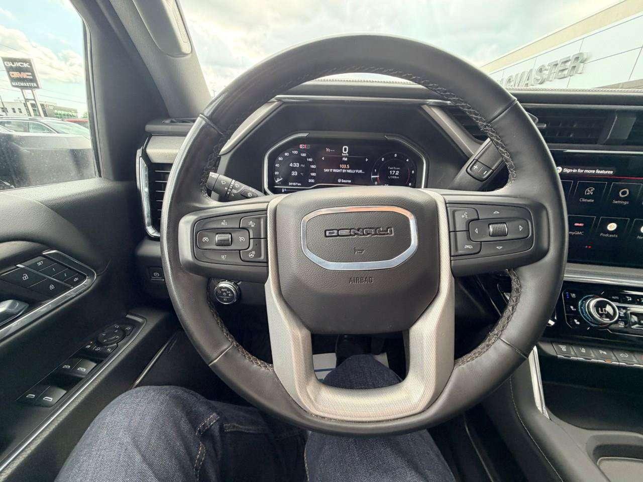 2024 GMC SIERRA 2500HD DENALI, 6.6L V8, 4X4, ALLOYS, LEATHER, BOSE, MACMASTER ORIGINAL, 1-OWNER, CERTIFIED PREOWNED! Photo